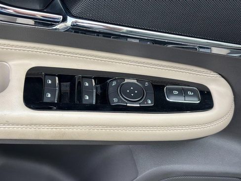 Used 2022 Lincoln Corsair Reserve w/ Equipment Group 201A image 17