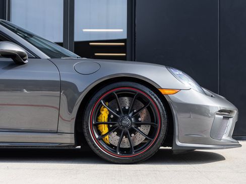 Certified 2018 Porsche 911 GT3 RWD image 13