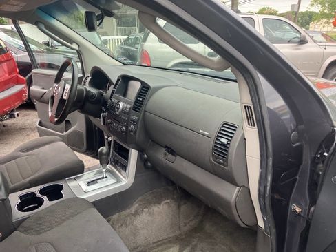 Used 2011 Nissan Pathfinder SV AWD/4WD image 23