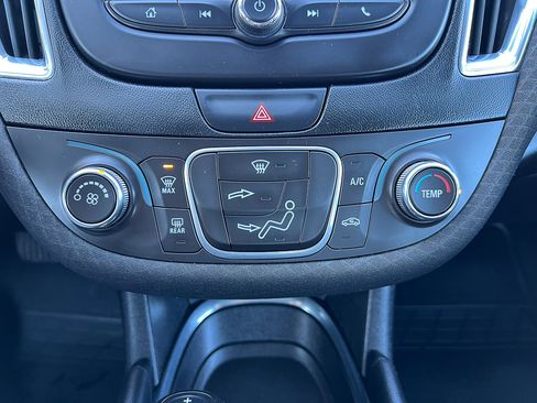 Used 2018 Chevrolet Malibu LT image 20