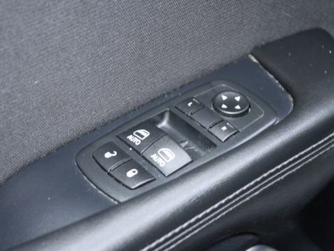 Used 2016 Dodge Challenger SXT image 11