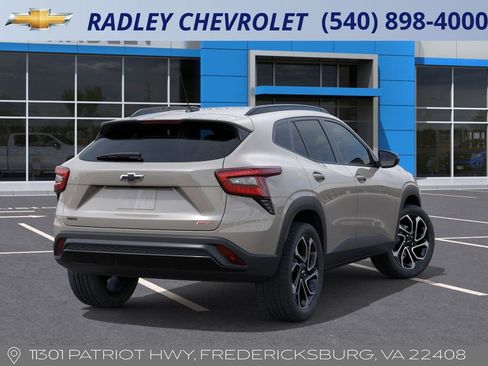 New 2026 Chevrolet Trax RS w/ Sunroof Package image 4