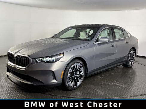 Certified 2025 BMW 540i xDrive AWD/4WD image 1