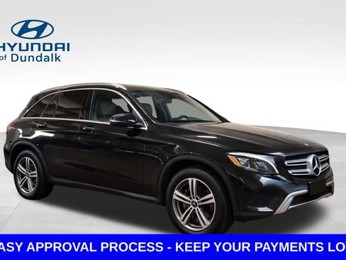 Used 2021 Mercedes-Benz GLC 300 w/ Premium Package image 3