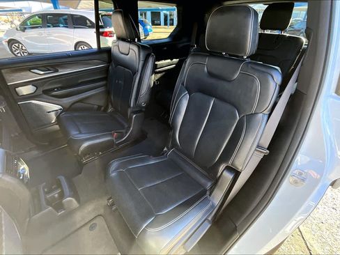 Used 2023 Jeep Grand Cherokee L Overland w/ Advanced Protech Group III image 20