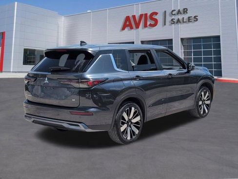 Used 2025 Mitsubishi Outlander SE FWD image 6