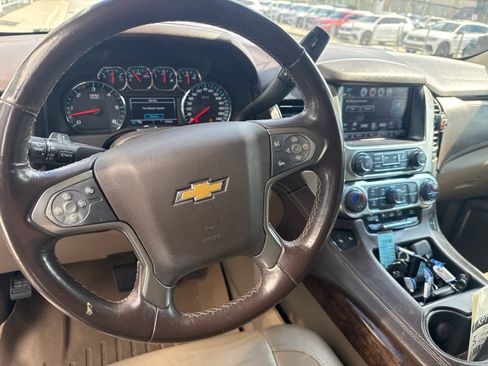 Used 2018 Chevrolet Suburban LT image 8