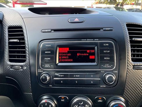 Used 2015 Kia Forte EX FWD image 30