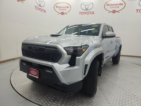 Used 2024 Toyota Tacoma TRD Sport image 2