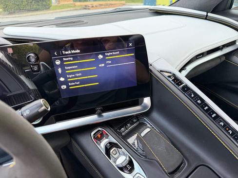 Used 2022 Chevrolet Corvette Stingray Premium Conv w/ Z51 Performance Package image 32