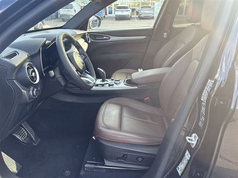 Used 2024 Alfa Romeo Stelvio Ti image 19
