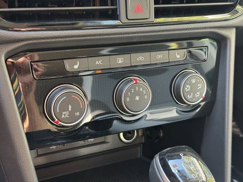 New 2025 Volkswagen Taos S image 29