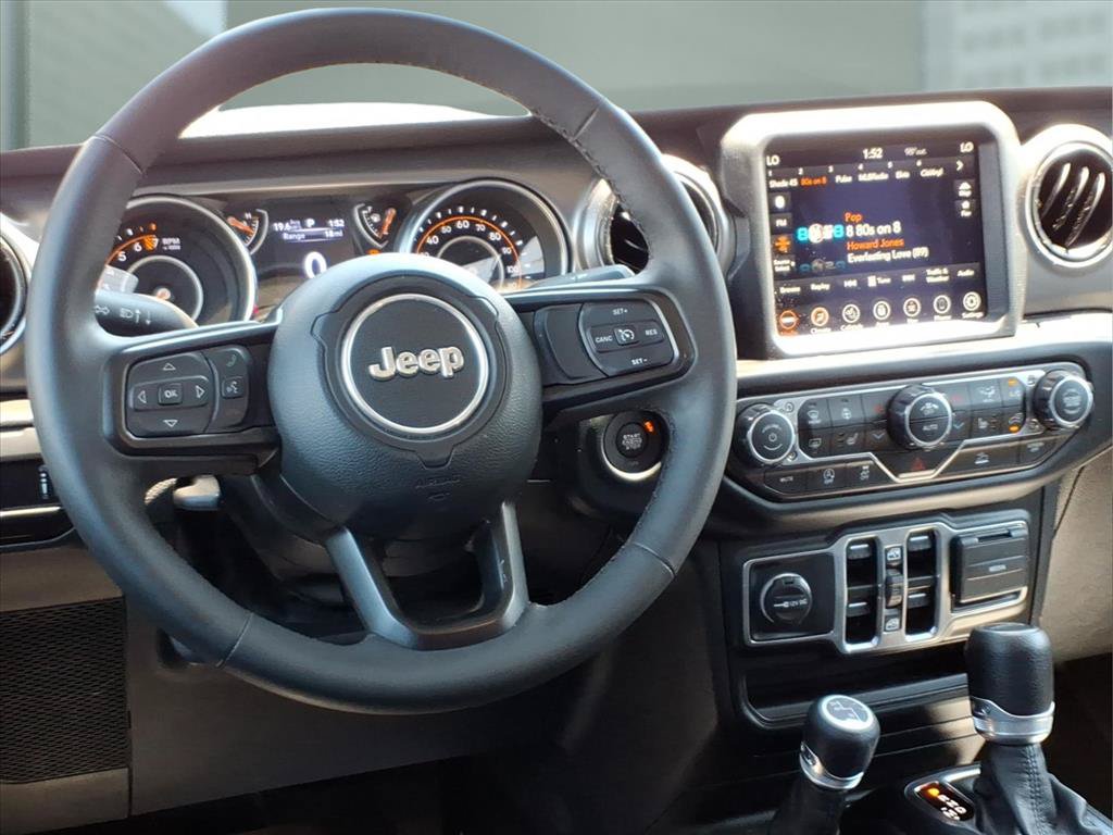 Certified 2023 Jeep Gladiator Sport AWD/4WD image 4