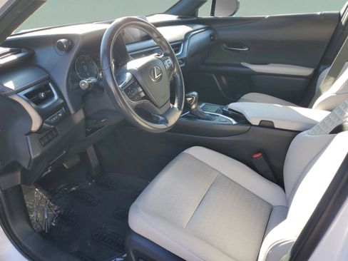 Used 2021 Lexus UX 200 w/ Accessory Package (Z1) image 19