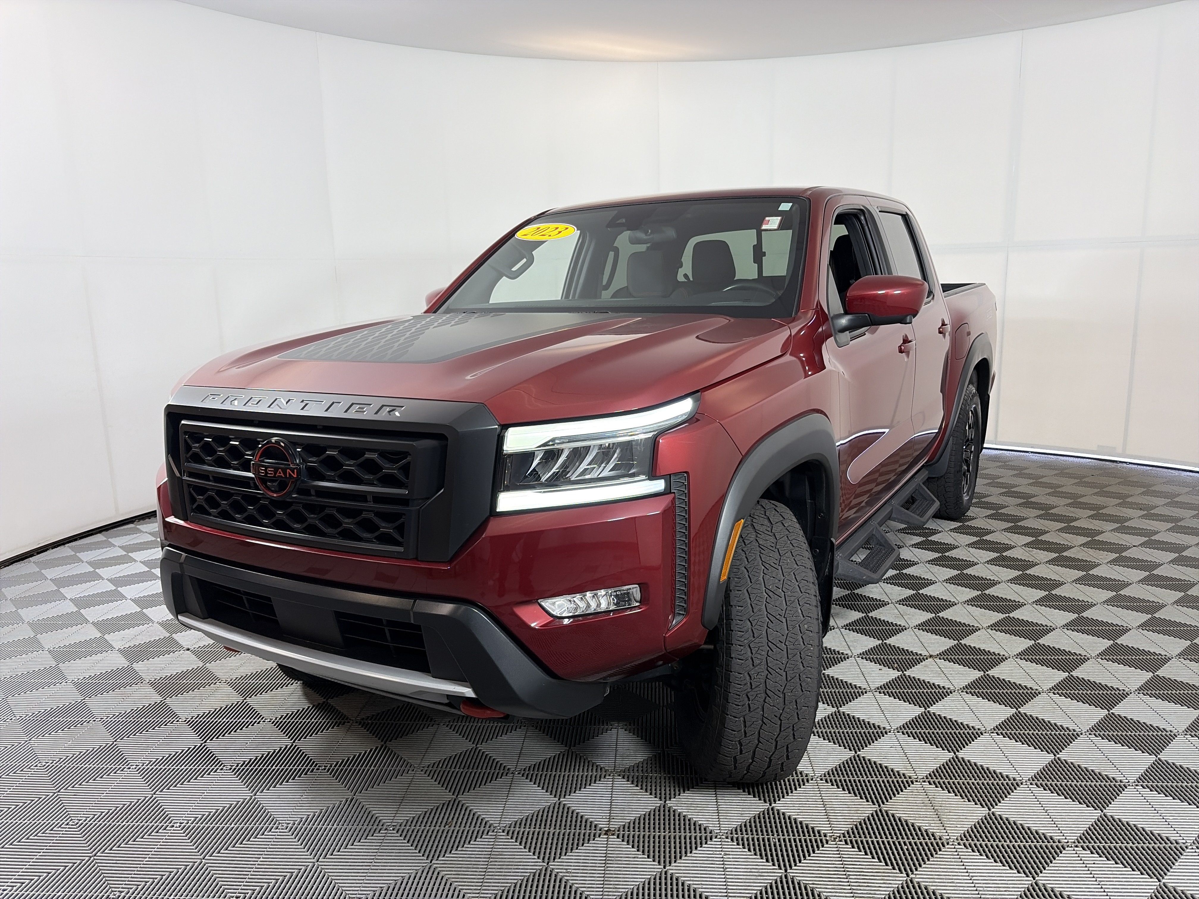 Used 2023 Nissan Frontier PRO-4X w/ Pro Convenience Package AWD/4WD image 3