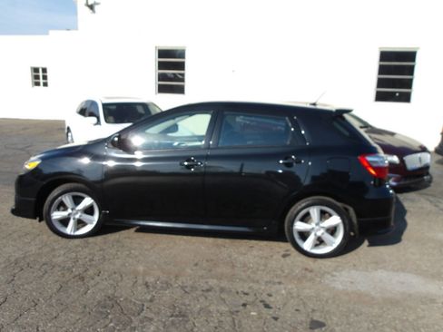 Used 2010 Toyota Matrix S image 3
