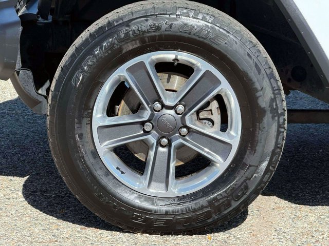 Used 2019 Jeep Wrangler Unlimited Sahara w/ Uconnect 4C Nav & Sound Group AWD/4WD image 7