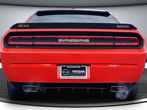 Used 2009 Dodge Challenger SRT8 w/ SRT Option Group II RWD image 6