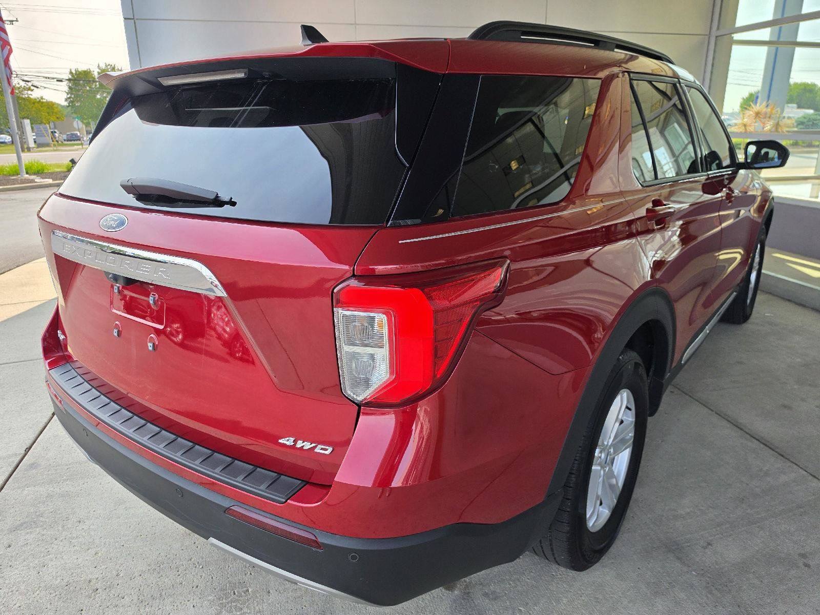 Used 2023 Ford Explorer XLT w/ Equipment Group 202A AWD/4WD image 6