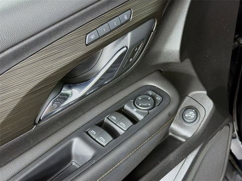 Used 2020 GMC Terrain SLT w/ Preferred Package AWD/4WD image 18