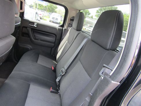 Used 2009 HUMMER H3T Adventure image 9