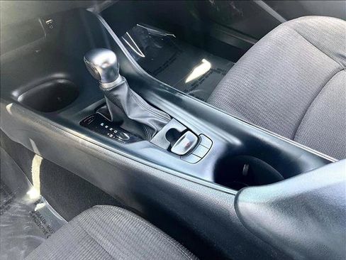 Used 2019 Toyota C-HR LE FWD image 15