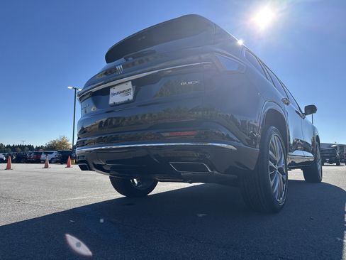 New 2026 Buick Enclave Avenir w/ Super Cruise Package image 10