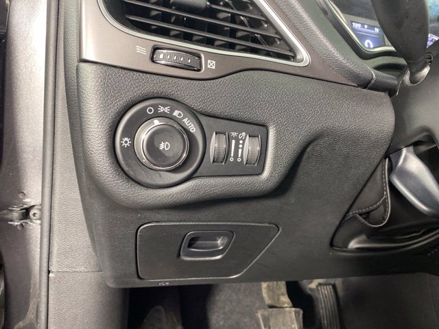 Used 2019 Jeep Cherokee Latitude Plus w/ Cold Weather Group AWD/4WD image 25