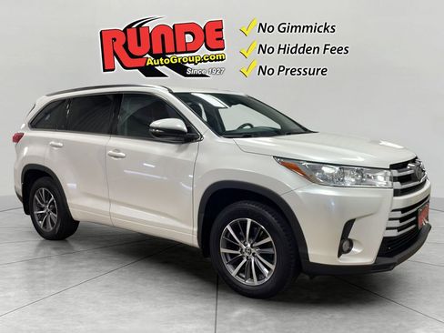 Used 2018 Toyota Highlander XLE AWD/4WD image 8