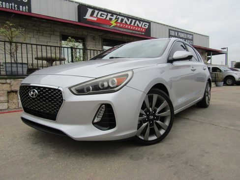 Used 2018 Hyundai Elantra GT Sport FWD image 1