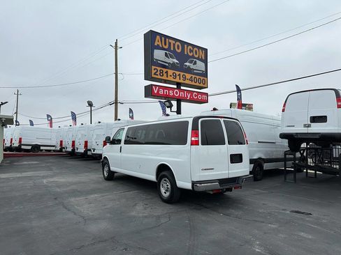 Used 2020 Chevrolet Express 3500 LT w/ LT Preferred Equipment Group image 2