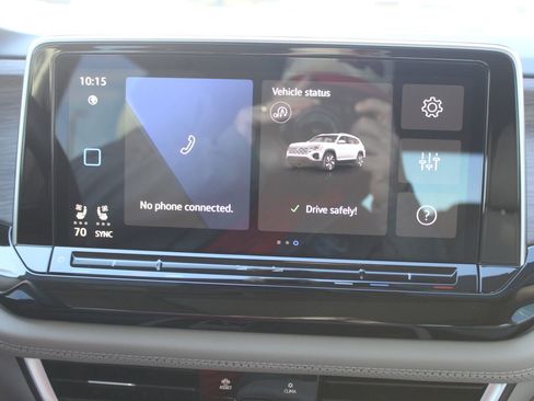 Used 2025 Volkswagen Atlas SEL Premium R-Line image 31