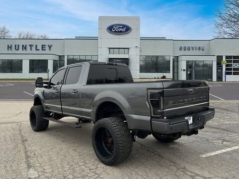 Used 2022 Ford F250 XLT w/ Black Appearance Package image 6