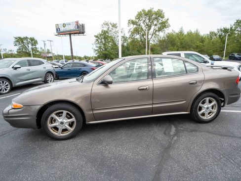 Used 2001 Oldsmobile Alero GLS FWD image 3