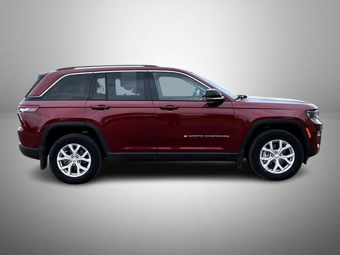 Used 2022 Jeep Grand Cherokee Limited w/ MOPAR Finishing Package AWD/4WD image 4