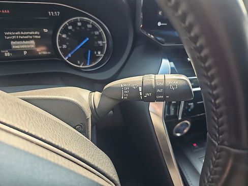 Used 2022 Toyota Venza XLE AWD/4WD image 19
