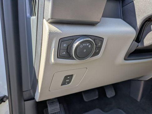 Used 2015 Ford F150 XLT w/ Equipment Group 301A Mid AWD/4WD image 18