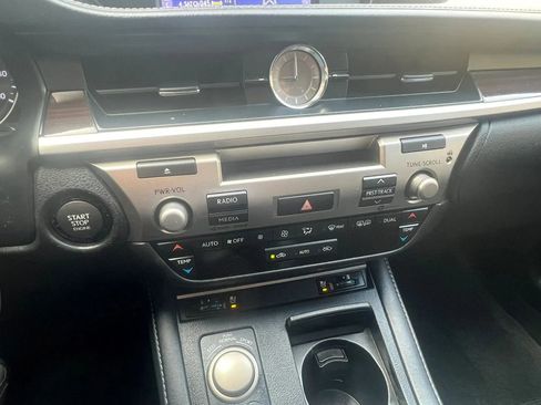 Used 2018 Lexus ES 350 w/ Premier Package FWD image 24