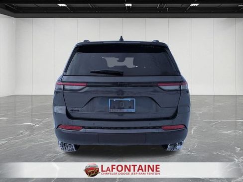 New 2026 Jeep Grand Cherokee Altitude AWD/4WD image 4