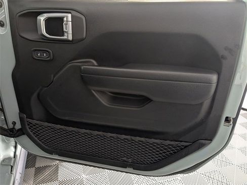 Certified 2023 Jeep Wrangler Rubicon image 31