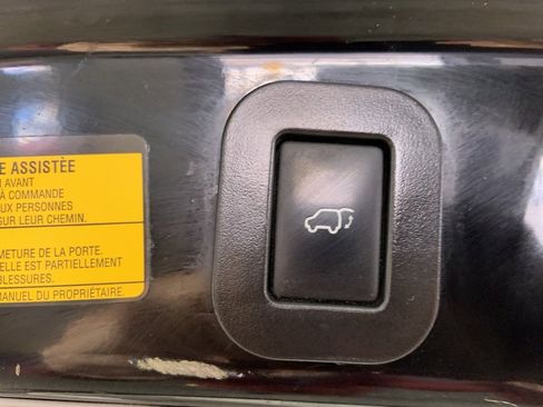 Used 2011 Toyota Venza AWD w/ Premium Pkg #2 image 21