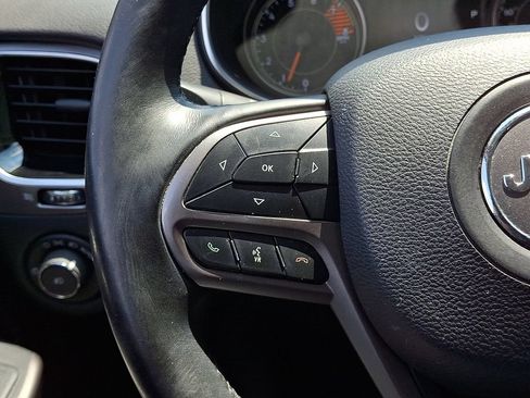 Used 2019 Jeep Cherokee Limited AWD/4WD image 23