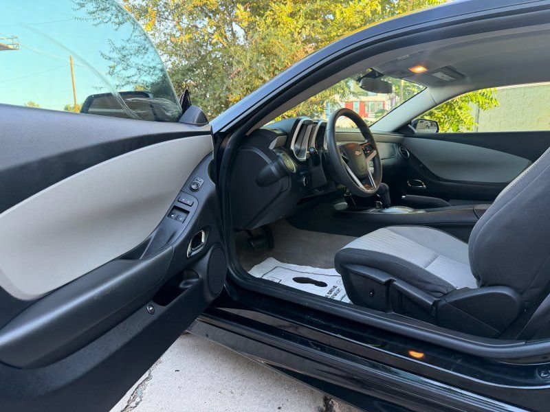 Used 2013 Chevrolet Camaro LS RWD image 11