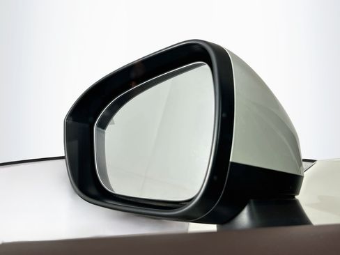 Used 2023 Nissan Rogue SV FWD image 16