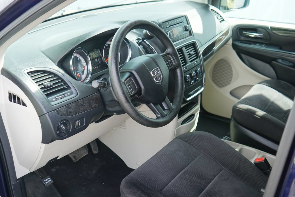 Used 2014 Dodge Grand Caravan SE w/ Quick Order Package 29E SE FWD image 10