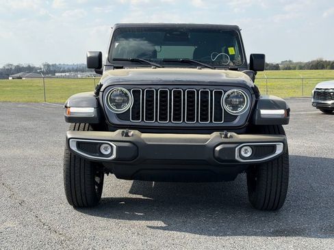 Used 2025 Jeep Wrangler Unlimited Sahara image 10