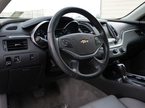 Used 2018 Chevrolet Impala LT image 16
