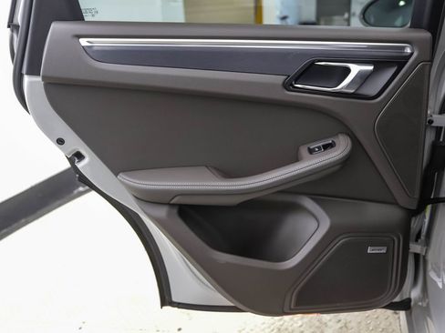 Used 2021 Porsche Macan GTS image 19