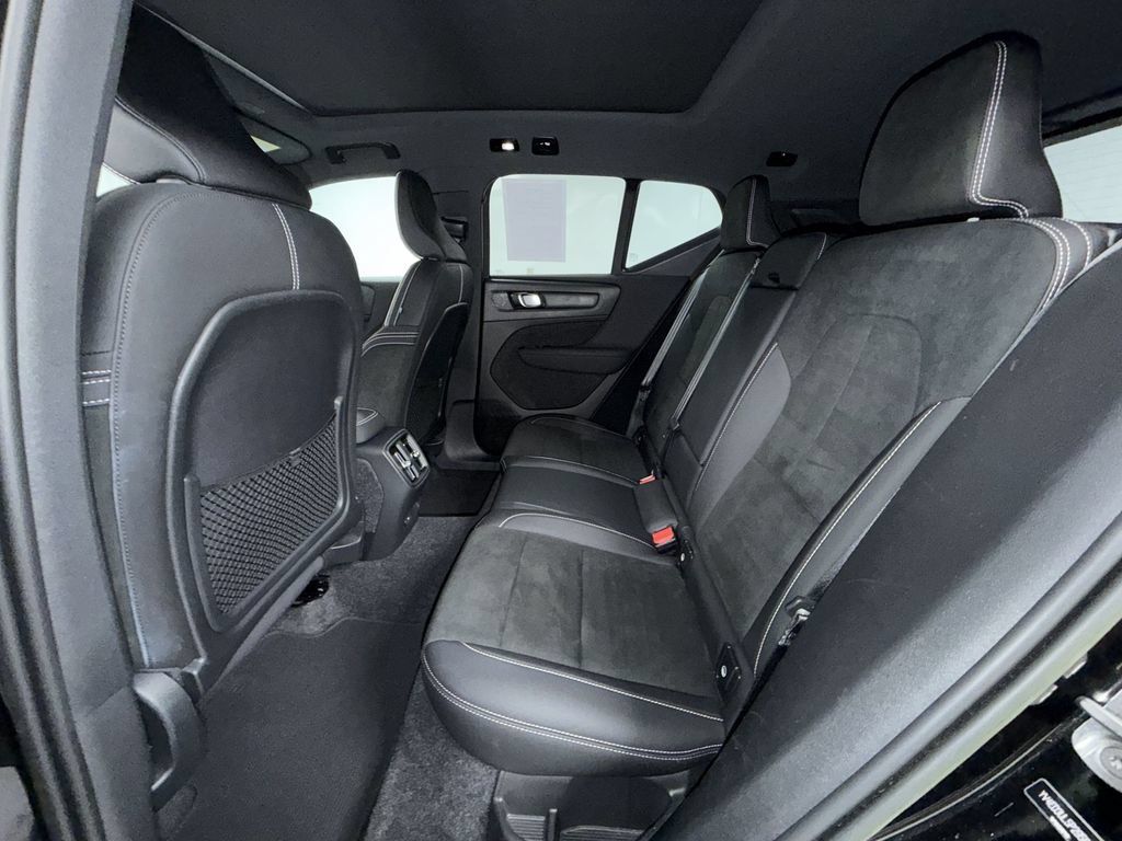 Used 2023 Volvo XC40 Recharge Plus AWD/4WD image 13