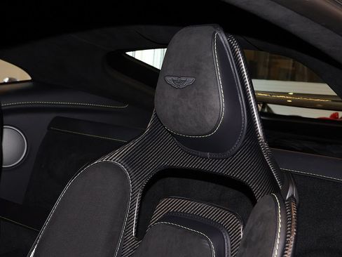 Used 2023 Aston Martin V12 Vantage RWD image 39